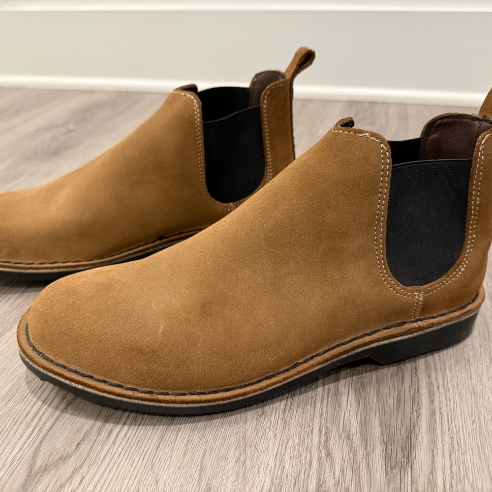 Men's Tan Suede Chukka Boots - Slip-On Chelsea Style Velskoen brand